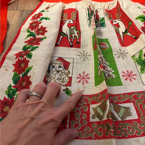 Vintage Linen Festive Red and White Apron Skirt Baking Holiday Christmas - Picture 4 of 12